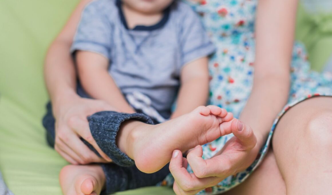 how to get a splinter out of a toddlers foot